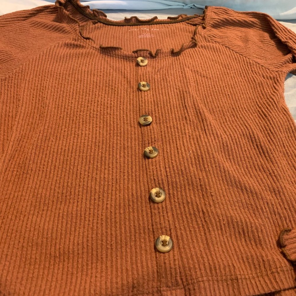 American Eagle Junior brown cropped poly blend sweater S